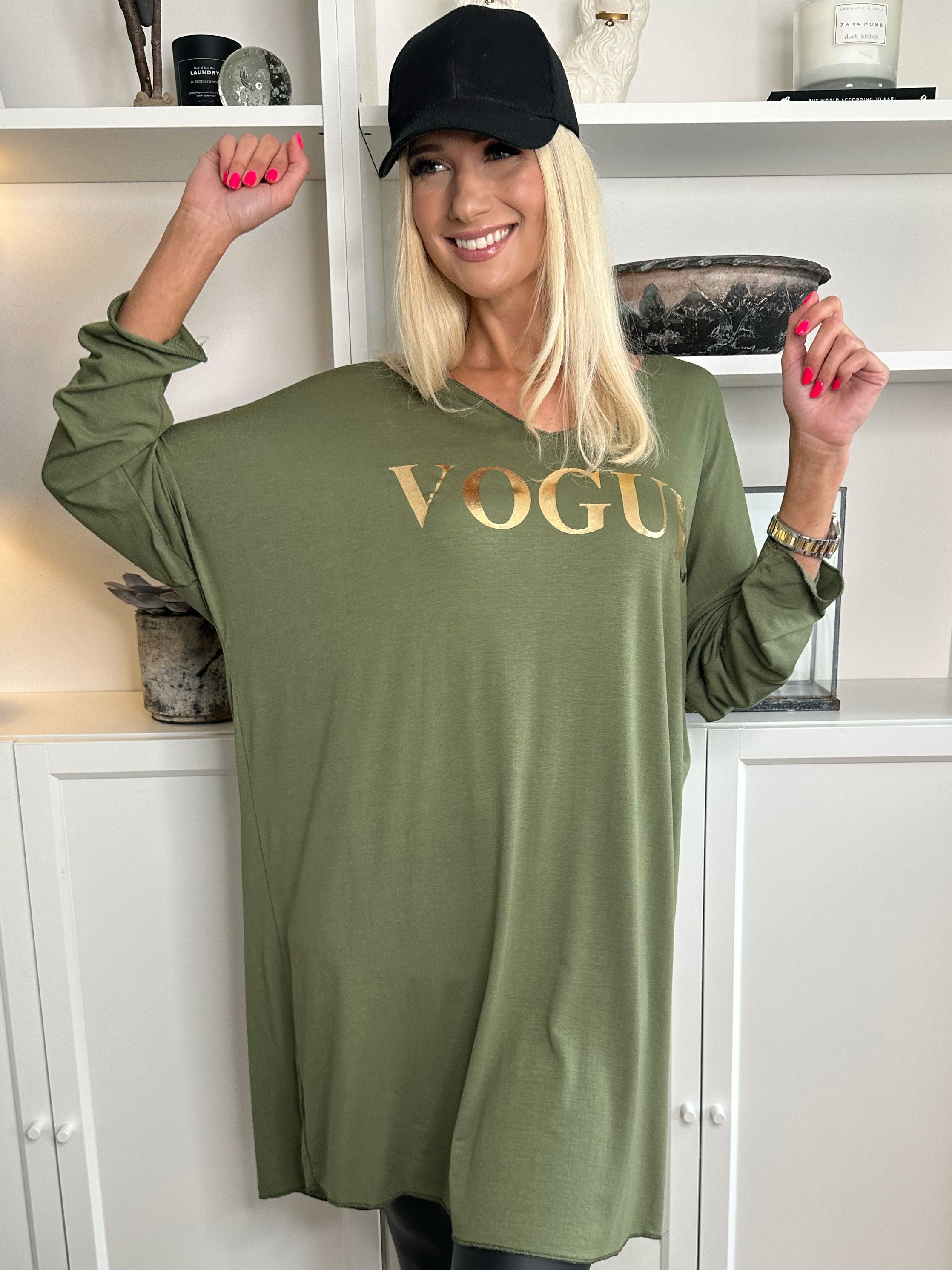 Vogue Long Sleeve - Langærmet kjole i viskose med guld skrift
